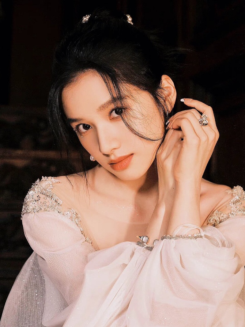 张婧仪